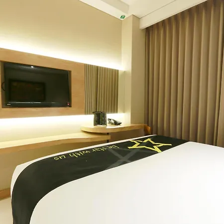 Yellow Star Gejayan Hotel Kejayan Exterior photo
